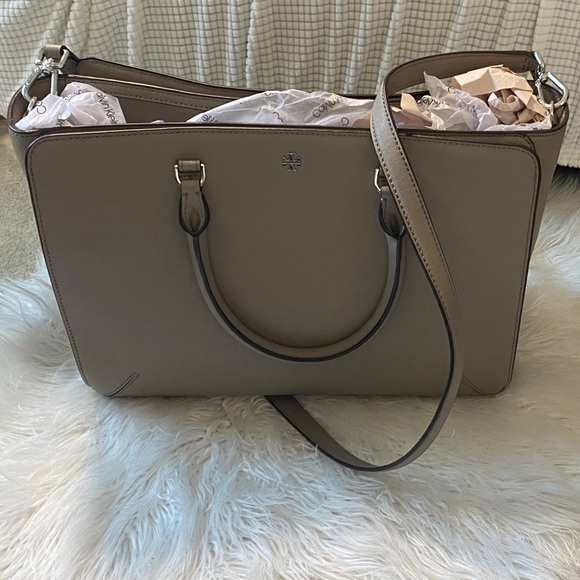 Tory Burch Handbags - Tory Burch Taupe Leather Tote